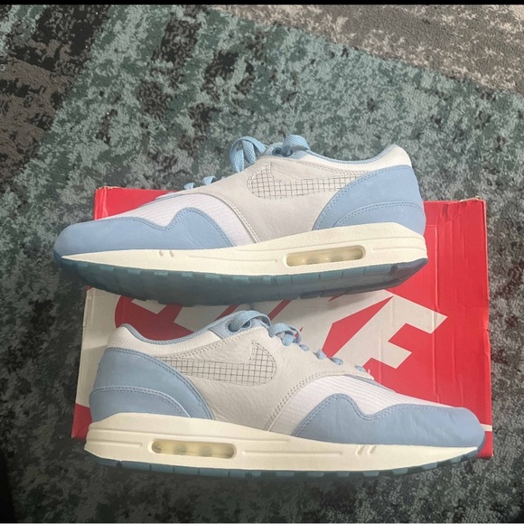 Other - Nike Air max size 13